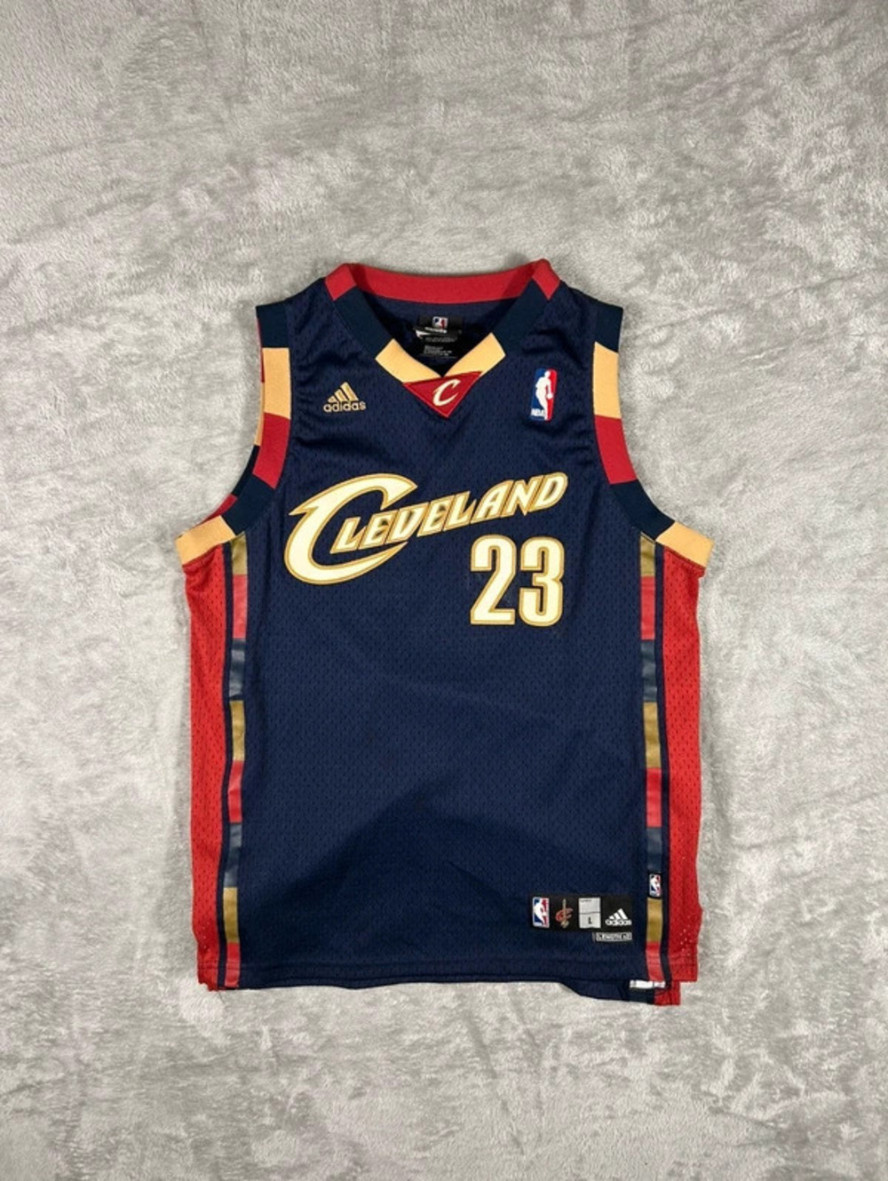 adidas lebron james cleveland cavaliers jersey size L youth
